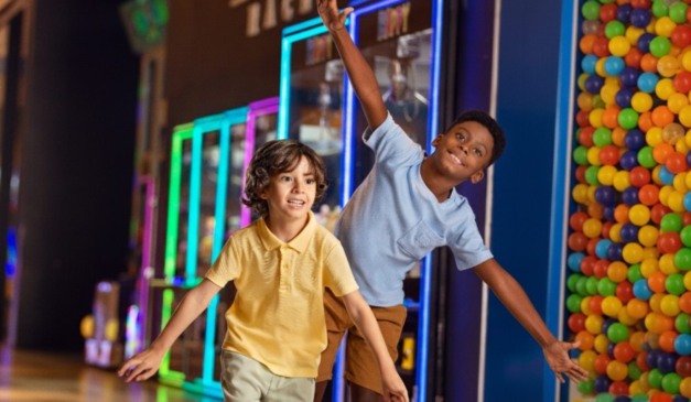 crianças no shopping jockey plaza