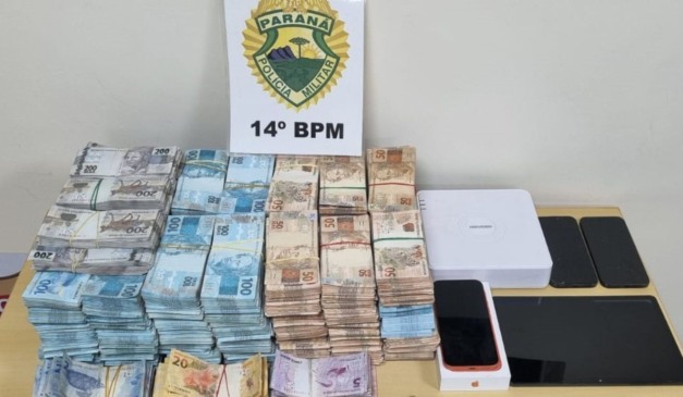 dinheiro encontrado na casa pela polícia