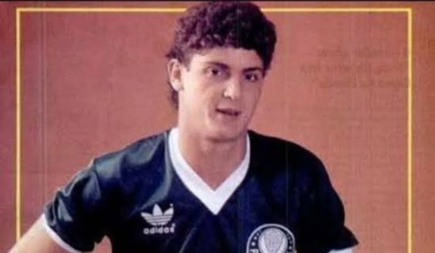 Edu Manga surgiu na base do Palmeiras e jogou no Athletico em 1996.