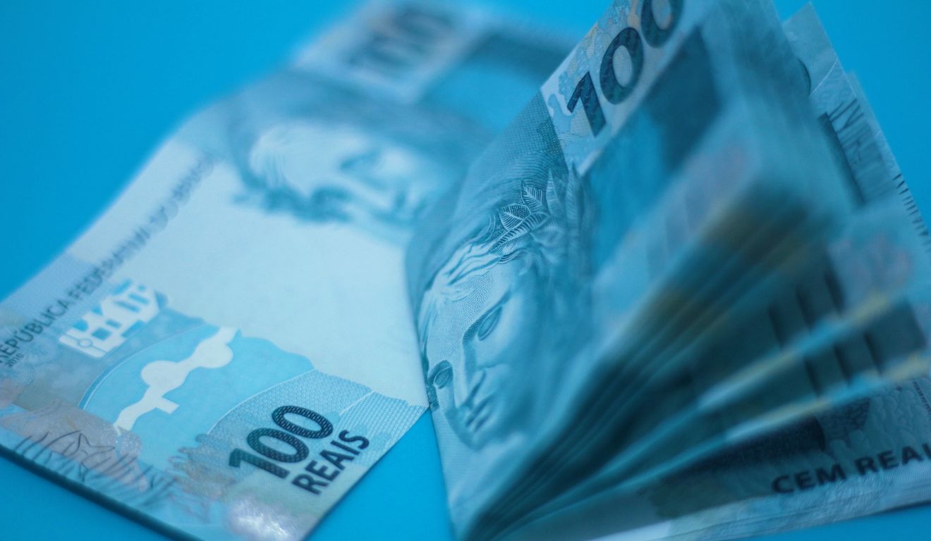 foto de dinheiro para ilustrar o caso do empresário que aplicava golpes em produtores