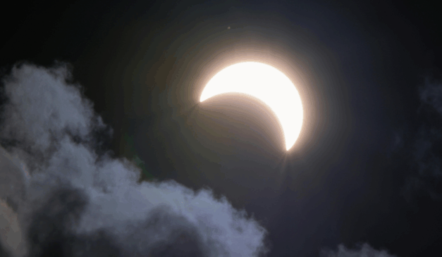 Imagem ilustrativa da lua crescente.