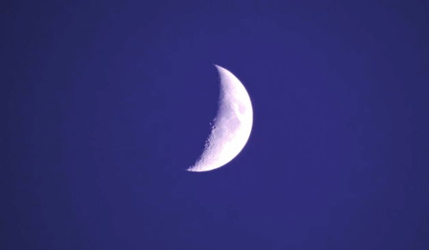 Imagem ilustrativa da lua crescente.