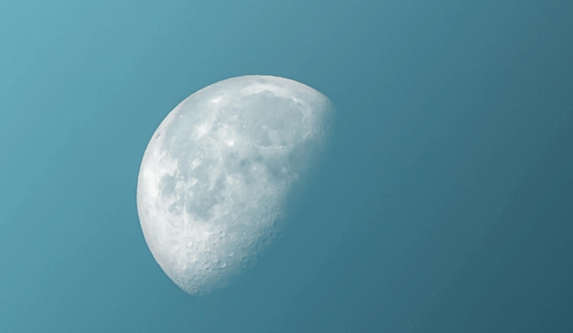 Imagem ilustrativa da lua crescente.