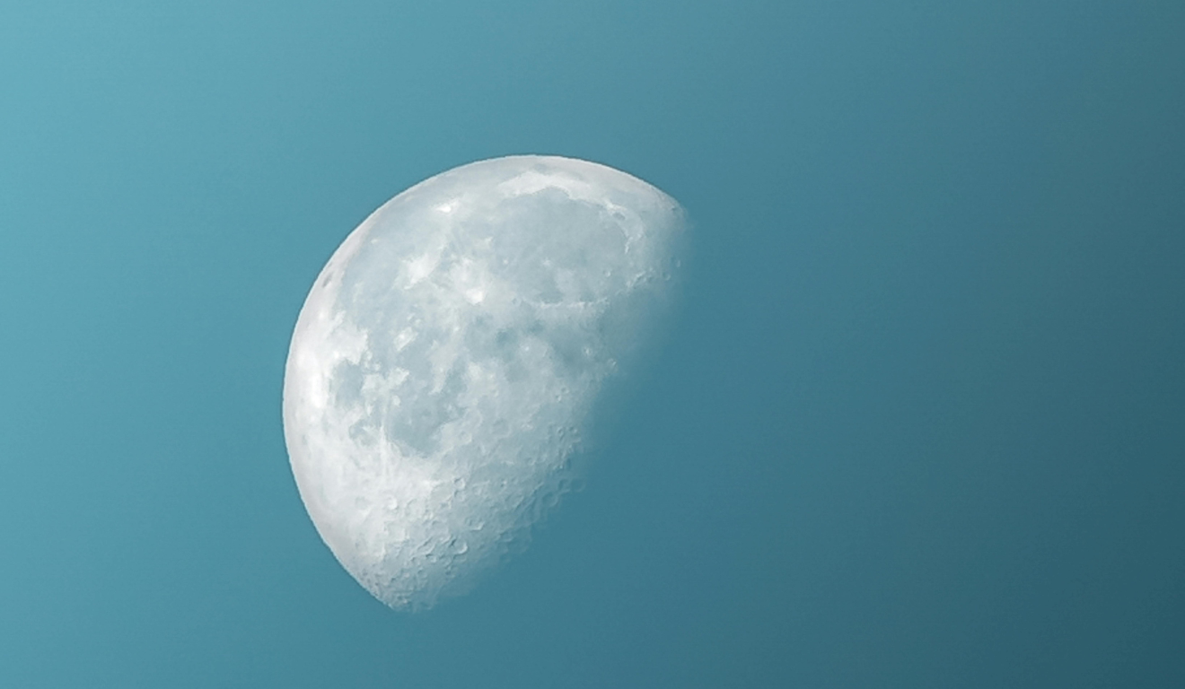 Imagem ilustrativa da lua crescente.