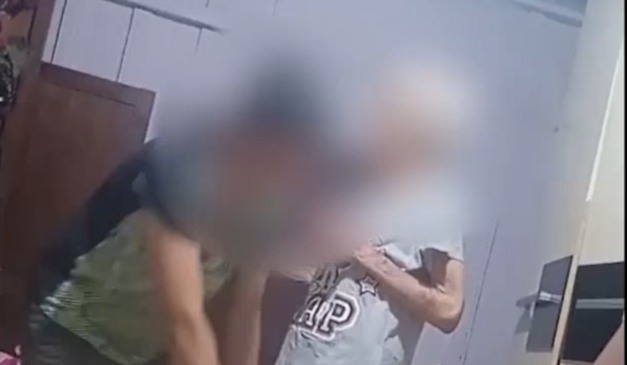 Filha presa por agredir a mãe já tinha histórico de agressões