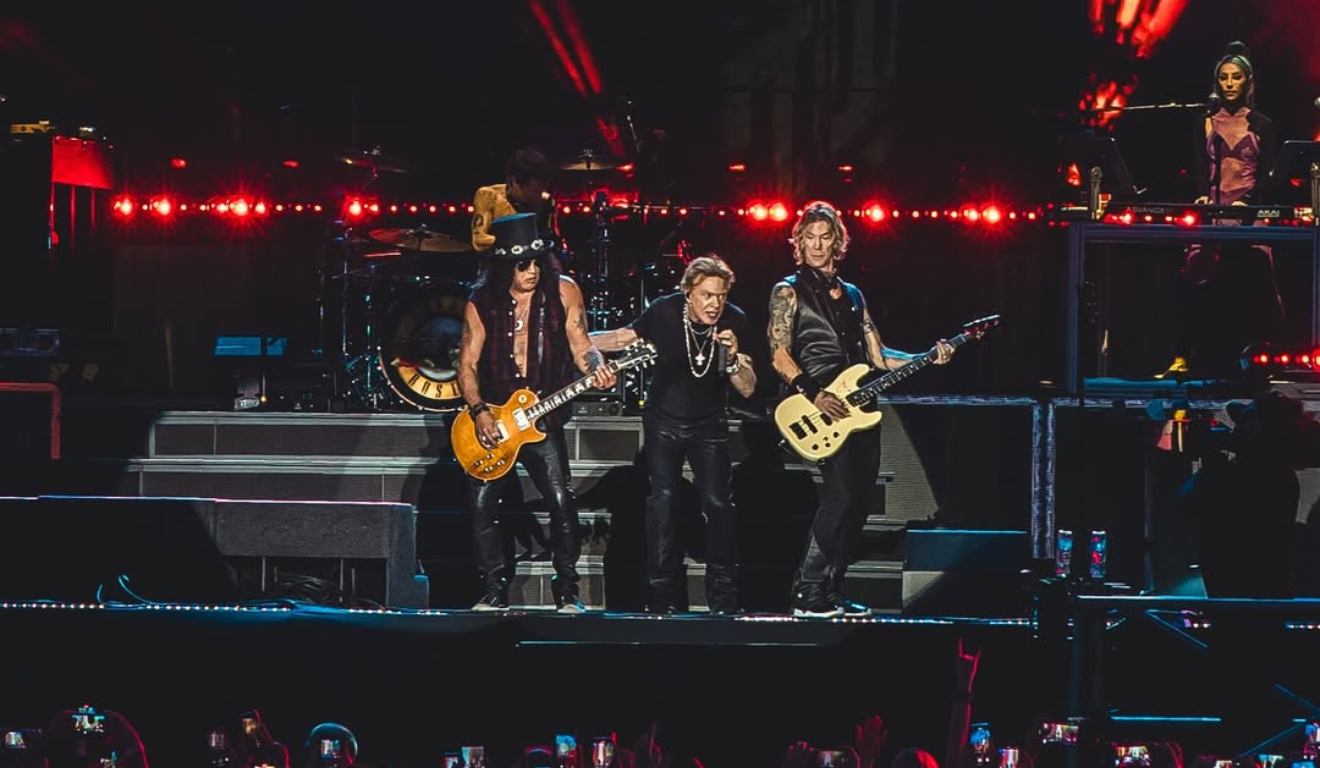 Guns N’ Roses em show. 