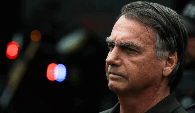 Jair Bolsonaro sério