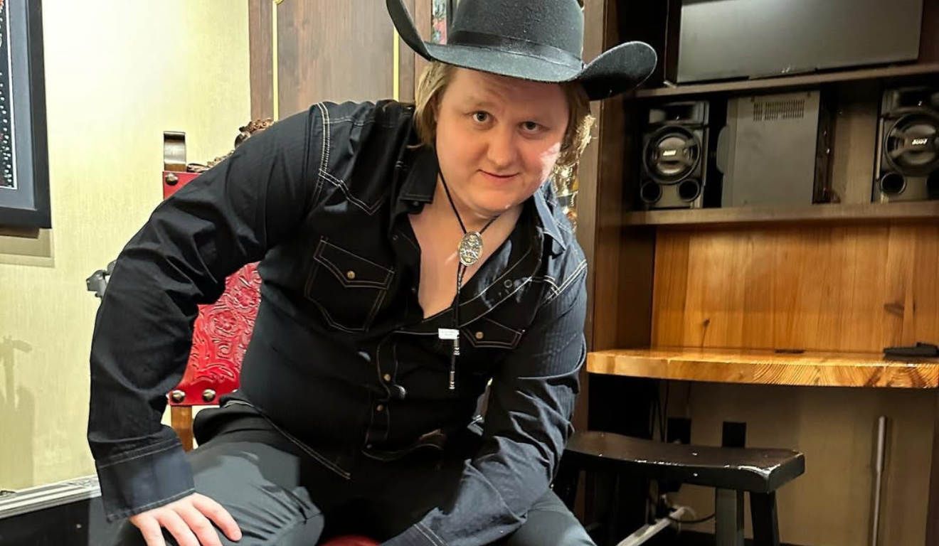 Imagem de Lewis Capaldi.