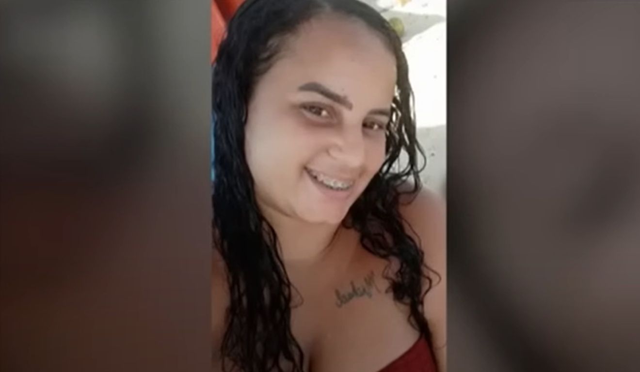 mãe que esfaqueou o filho
