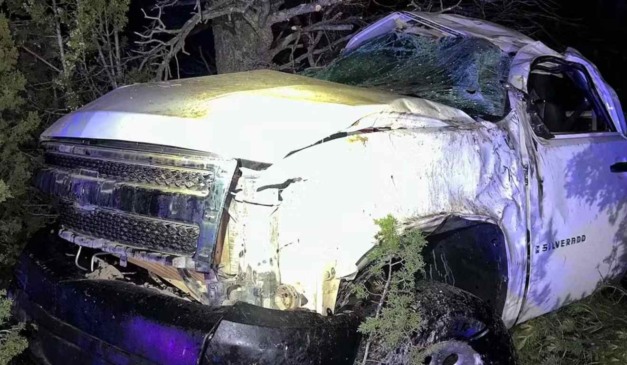 Caminhonete destruída após acidente com menina de 13 anos