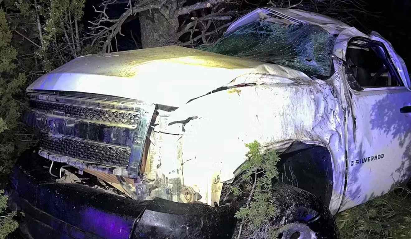 Caminhonete destruída após acidente com menina de 13 anos