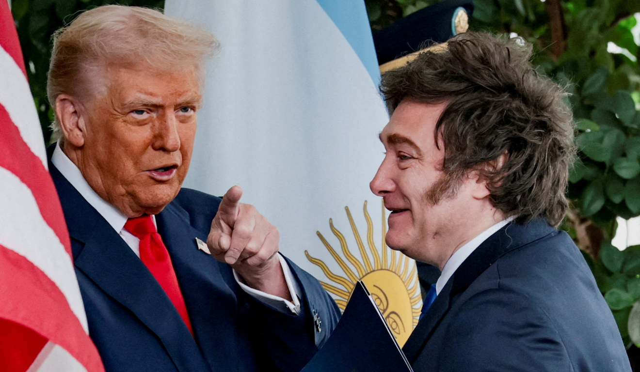 Presidente dos EUA, Donald Trump, recebe o presidente da Argentina, Javier Milei, na Casa Branca em Washington 14 de outubro de 2025