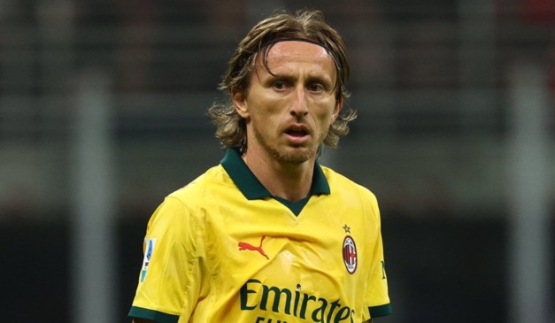 Milan, do meia Modric, entra em campo nesta sexta-feira (24).