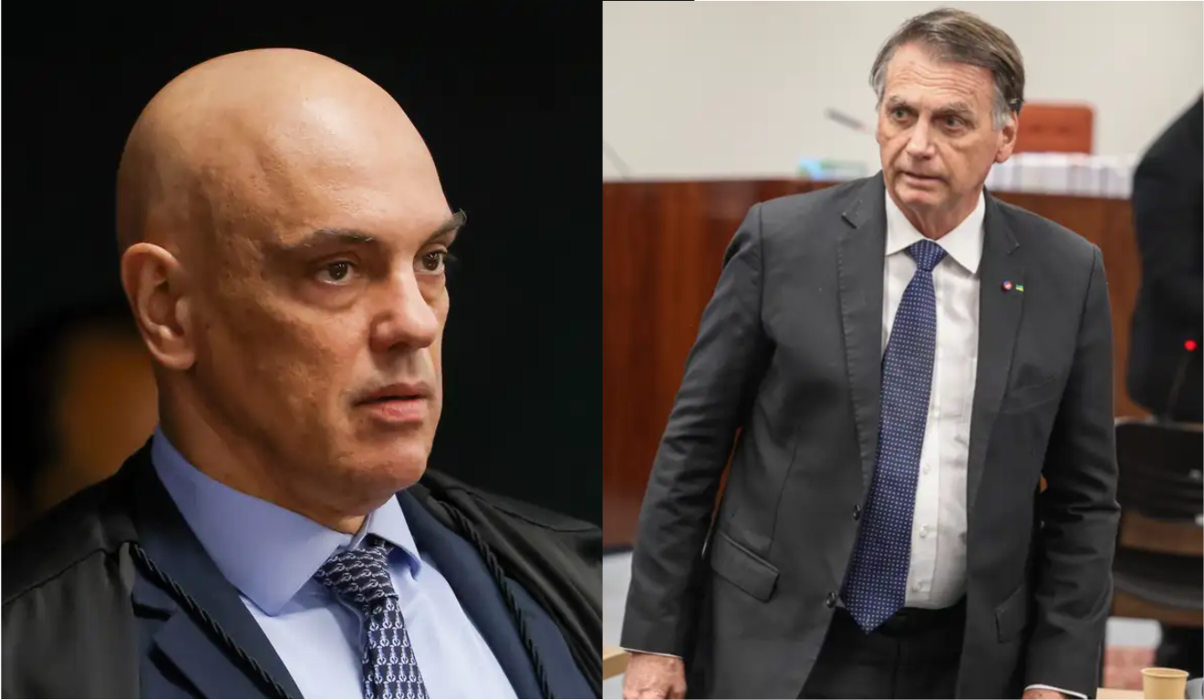 Moraes autoriza Bolsonaro a comemorar aniversário da filha. à esquerda, vemos Alexandre de Moraes, um homem branco e careca. Ele usa uma toga de juiz, um blazer azul escuro e uma camisa azul clara, além de uma gravata azul escura. À direita, vemos Bolsonaro, um homem branco, de cabelo castanho. Ele usa um blazer cinza, uma camisa branca e uma gravata roxa, além de uma calça preta.