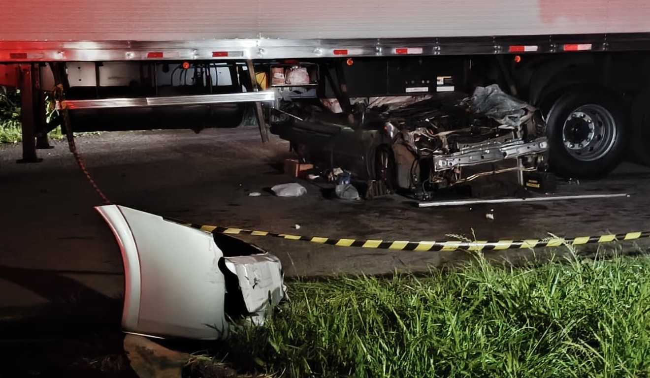 motorista esmagado por caminhão