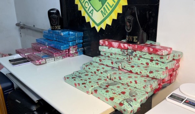 maconha apreendida com as mulheres nos ônibus