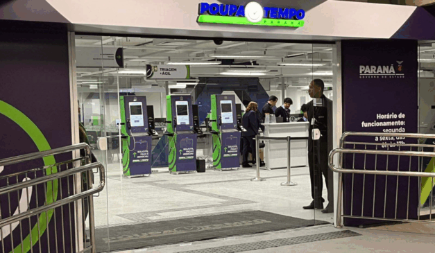 A partir do fim de outubro, abrirão novas unidades do Poupatempo Paraná. Na imagem, vemos a fachada de uma unidade da central de atendimentos.