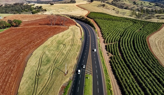 Foto da PR-444, em Apucarana, no norte do Paraná