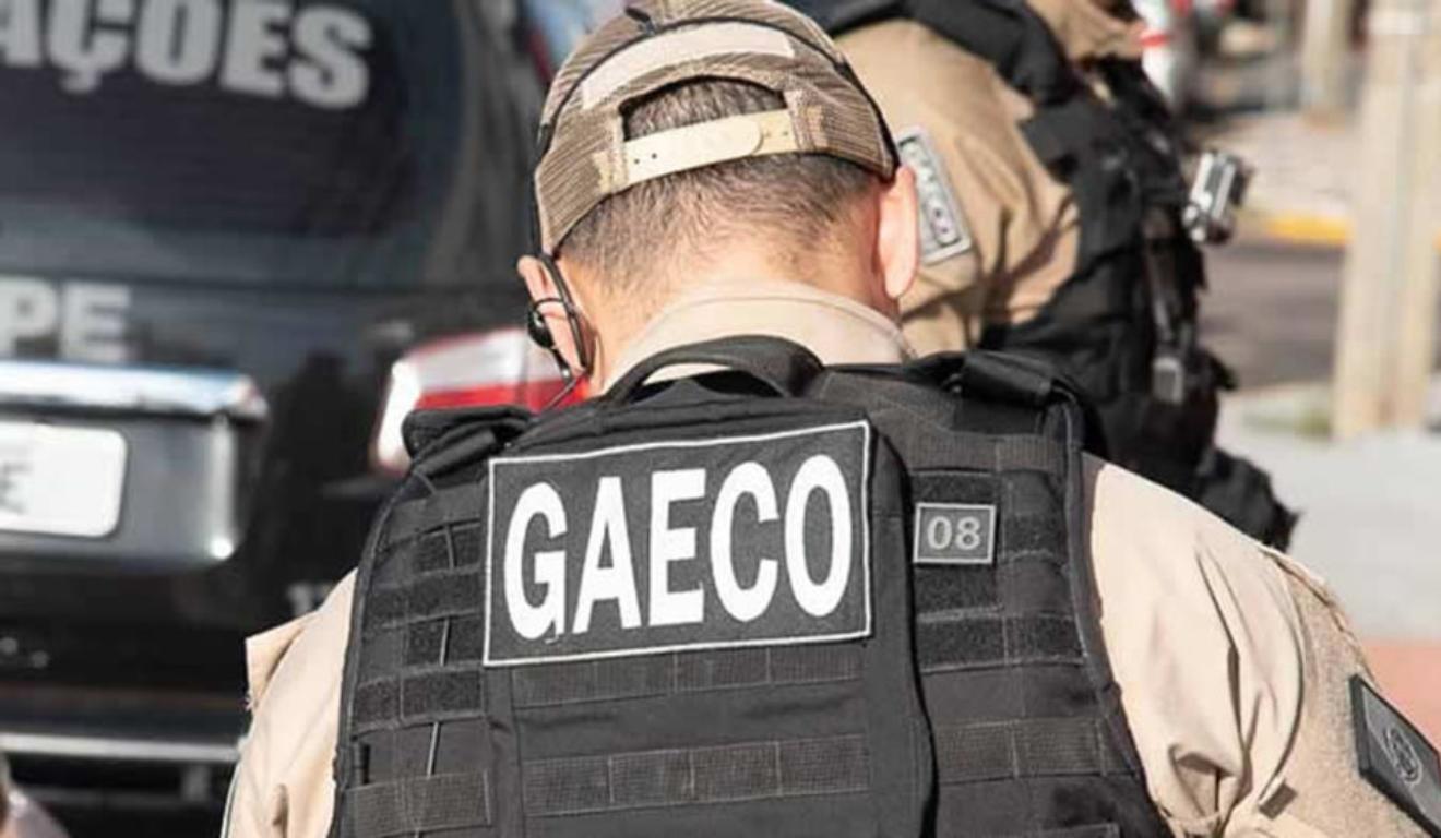 Agente do Gaeco durante operação no Paraná