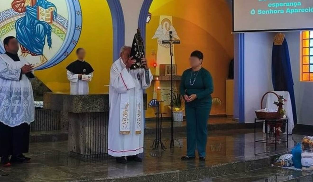 Padre Miguel na última missa antes de morrer em Campina Grande do Sul