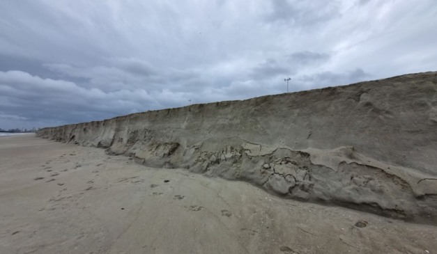paredao de areia em matinhos