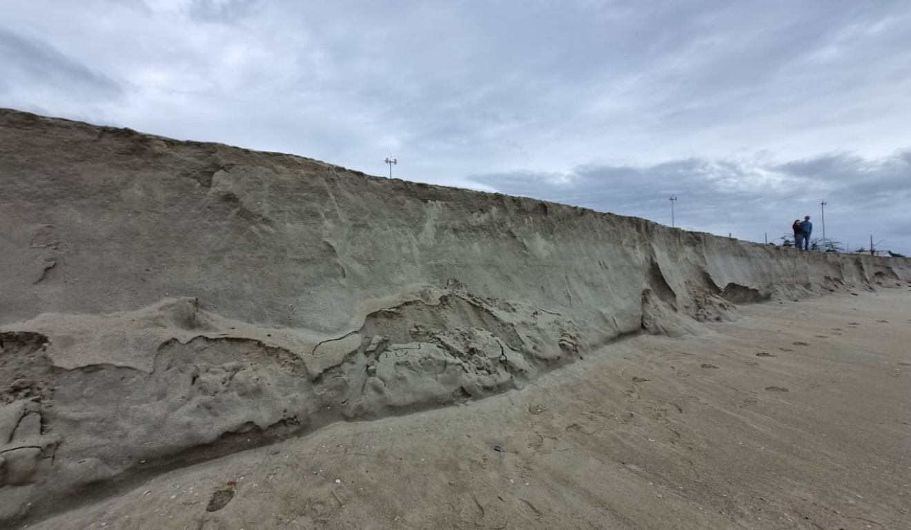 paredao de areia em matinhos