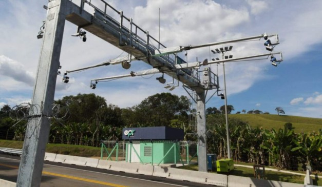 Pórtico de pedágio eletrônico em Minas Gerais