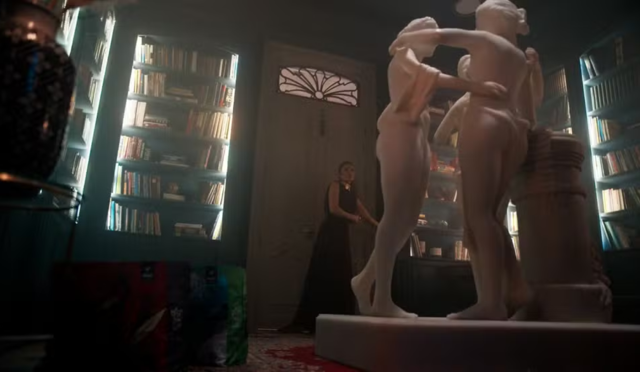 Imagem das estátuas da novela.