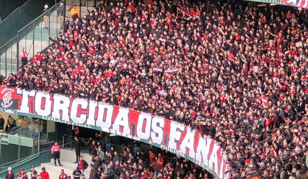 Torcida do Furacão dentro do estádio. (Foto: Felipe Valente/ RIC.com.br)