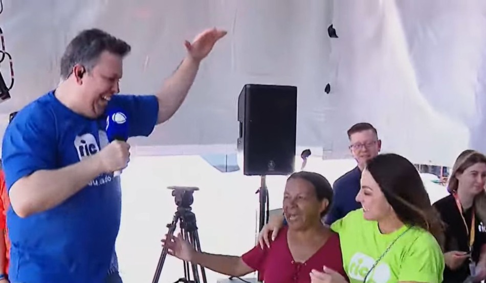 Matheus Furlan, Cecília Comel e uma das vencedoras do 2º Festival de Prêmios