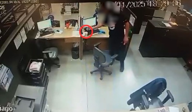 Câmera de segurança flagrou homem colocando sêmen no sorvete de colega