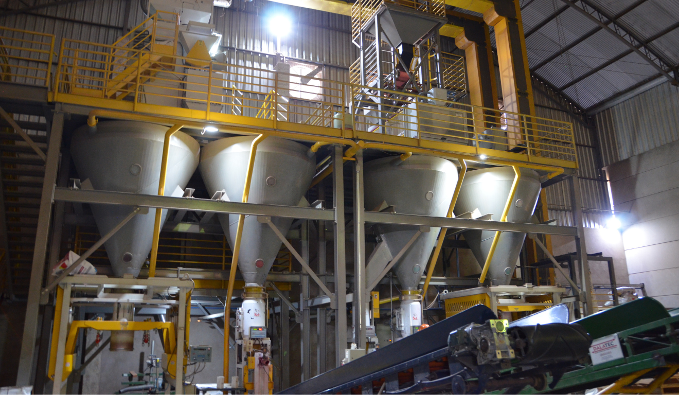 silos de grãos da I.Riedi Grãos e Insumos