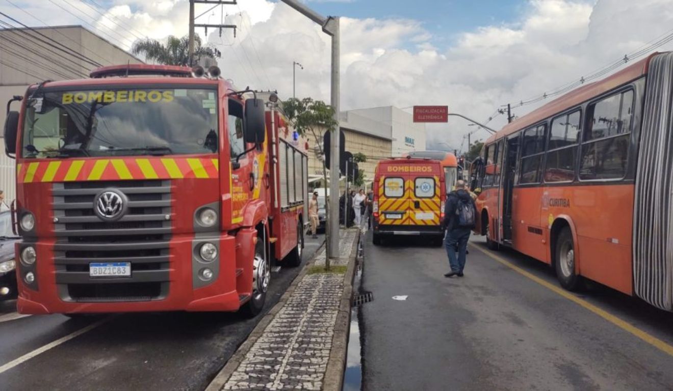 Siate no local em que idoso foi atropelado por ônibus, em Curitiba