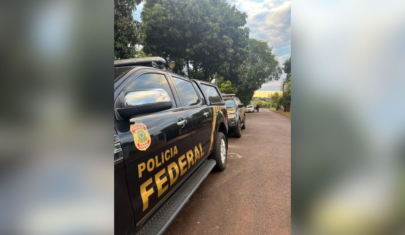Viatura da Polícia Federal, responsável pelo resgate da paraguaia, vítima de exploração sexual no Paraná