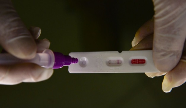 Teste de antígeno para diagnóstico de Covid-19; Paraná apresentou alta nas internações por doenças respiratórias