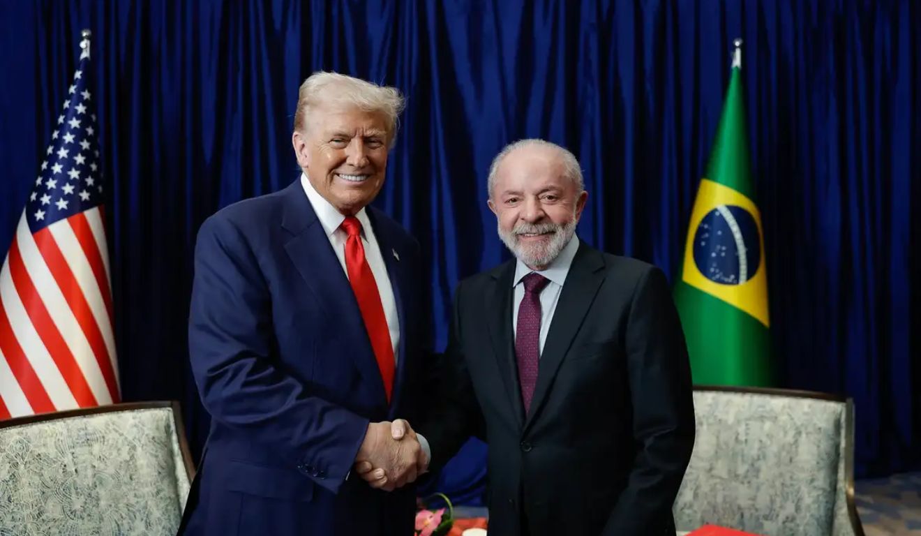 Donald Trump e Lula, durante reunião para retirar tarifas do Brasil