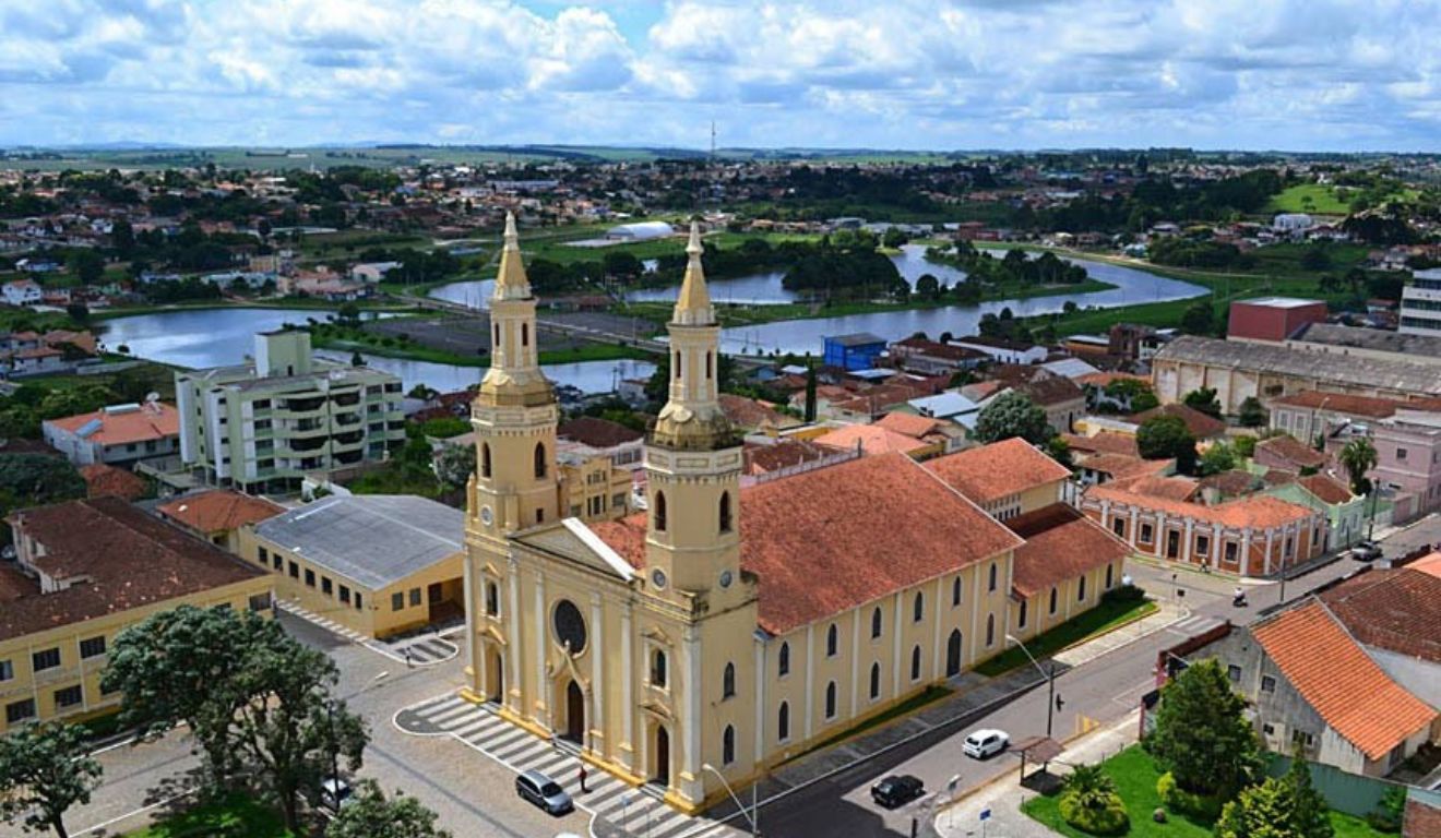 Vista aérea de Castro, cidade cuja Prefeitura abriu concurso público