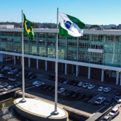 Vista aérea do Palácio Iguaçu, sede do Governo do Paraná, que anunciou redução no uso de placas reservadas