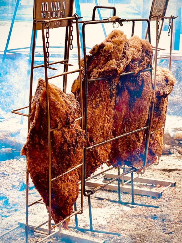 Churrascada do Açougueiro retorna ao Bacacheri com fogo de chão e música ao vivo