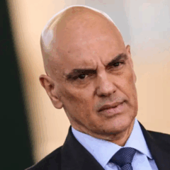 ministro Alexandre de moraes sério.