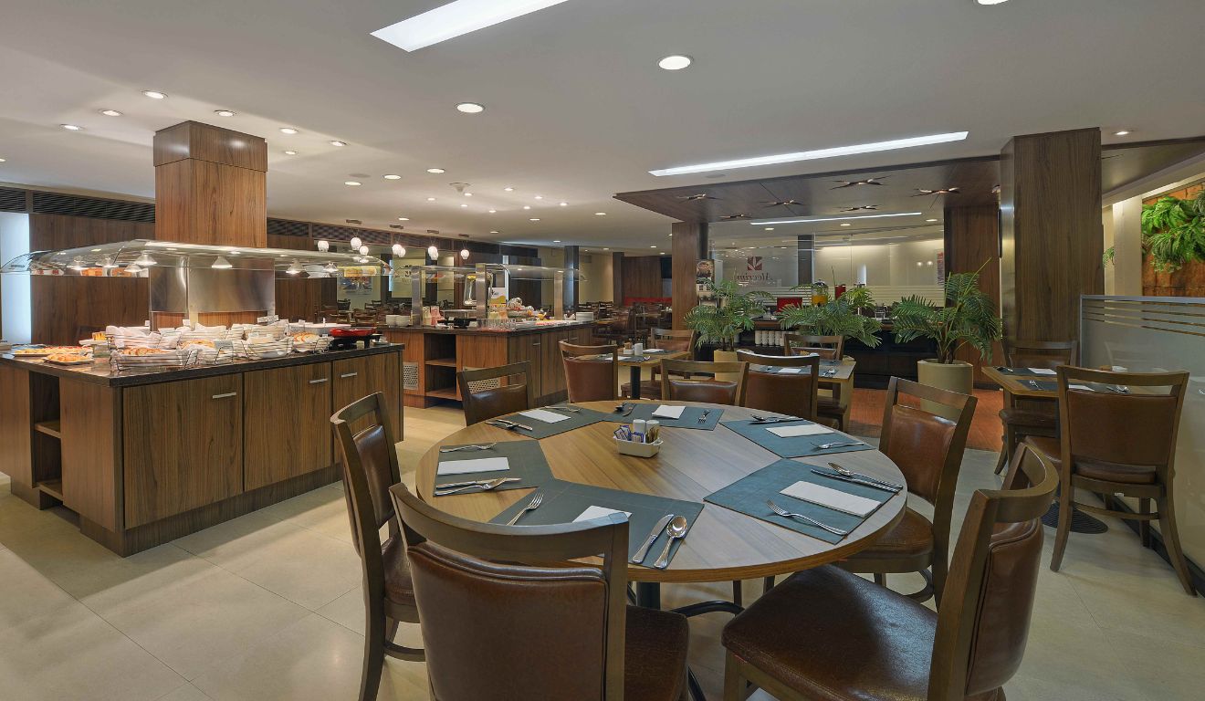 foto do hotel Deville para ilustrar ceia de ano novo em curitiba