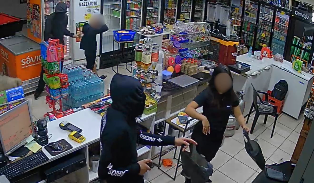 distribuidora que os assaltantes invadiram em pinhais