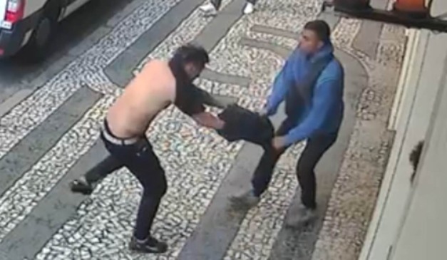 Momento em que o assessor de Renato Freitas troca agressões com Weslley