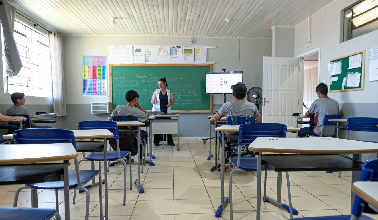 foto de uma sala de aula para ilustrar retomada em Rio Bonito do Iguaçu