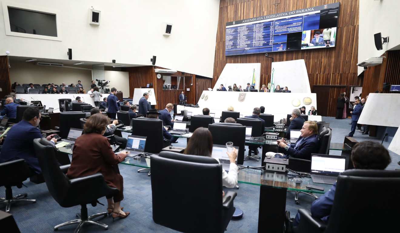 Sessão da Alep desta segunda-feira (3), quando aprovou a extensão do auxílio-alimentação