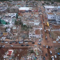 Cidade do Paraná fica destruída após passagem de tornado no Paraná