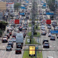 Trânsito no centro de Curitiba