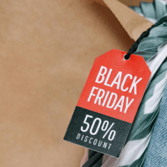 Imagem de uma etiqueta de Black Friday.