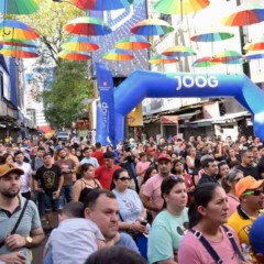 Aglomeração durante a Black Friday na Cidade de Leste
