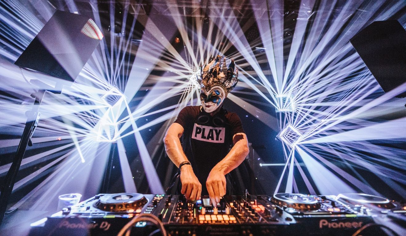 foto do DJ Boris Brejcha com a máscara